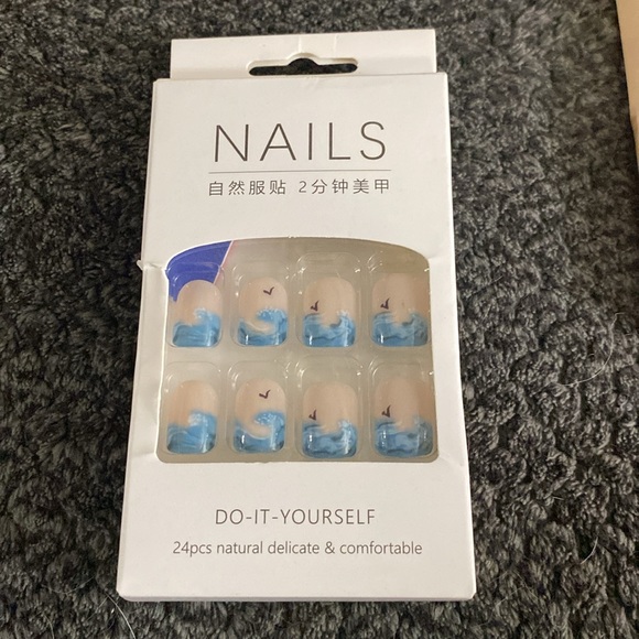 Manicure in minutes! Press on nails! Do it yourself 24 pc sets. - Picture 6 of 6